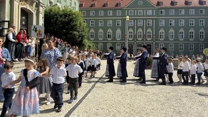 Najmłodsi Szczecinianie pożegnali przedszkole tanecznym krokiem