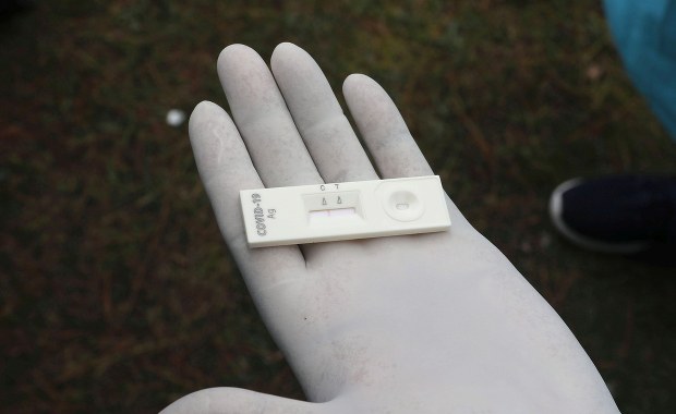 Najmniej zakażeń koronawirusem od początku roku [NOWE DANE]