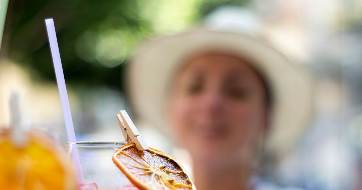 Najmodniejsze alkohole lata rujnują figurę i podnoszą cukier. Na te uważaj /Getty Images