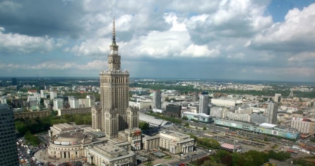 Najniższe bezrobocie, najwyższe zarobki - tak Warszawa radzi sobie z kryzysem, fot. Rafał Meszka /Agencja SE/East News