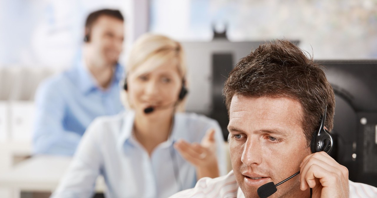 Najniższe pensje otrzymują konsultanci telefoniczni /123RF/PICSEL