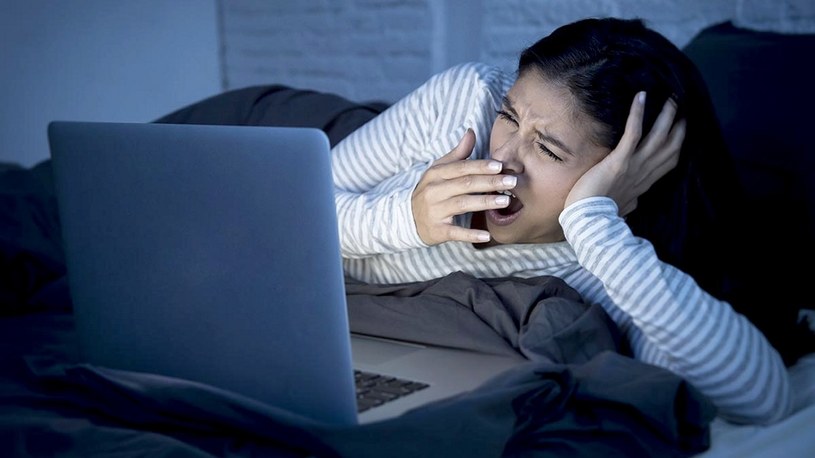 Najnowsze badania pokazują, że spanie krótsze niż 6 godzin na dobę prowadzi do śmierci /Geekweek