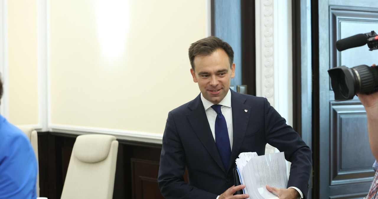 Najnowsze dane z przemysłu. Domański komentuje nie kryjąc zadowolenia /Tomasz Jastrzębowski /Reporter