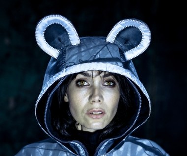 Najnowsze dzieło laureata nagrody Polskiej Akademii Filmowej - "Człowiek z magicznym pudełkiem" - to zaskakujący mariaż komedii i romansu w stylu "Zakochanego bez pamięci" Michela Gondry’ego oraz wczesnych filmów Woody'ego Allena, takich jak "Zelig", "Złote czasy radia" czy "Wspomnienia z gwiezdnego pyłu". 