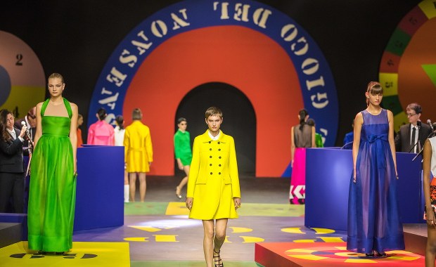 Najnowsze trendy mody prosto z Paryża. Sprawdź, co będzie na topie