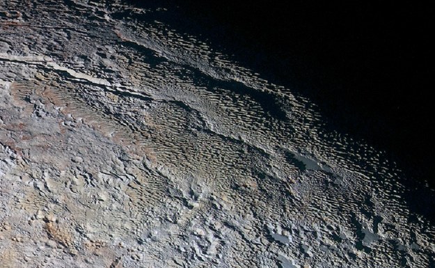 Najnowsze zdjęcie powierzchni Plutona /NASA/JHUAPL/SWRI /materiały prasowe