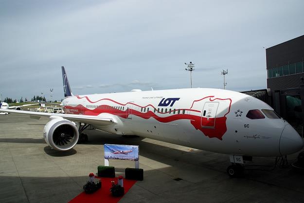 Najnowszy Boeing 787-9 Dreamliner w polskich barwach /PAP