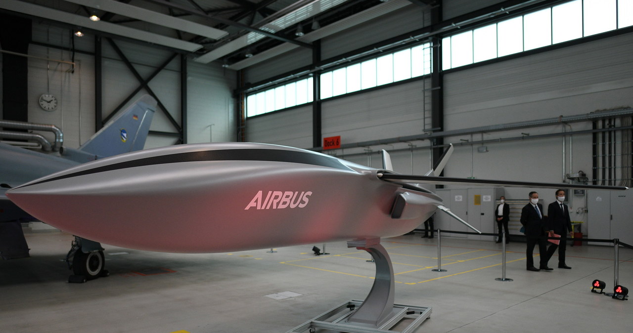 Najnowszy model drona bojowego firmy Airbus /EPA