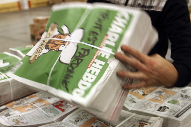 Najnowszy numer "Charlie Hebdo" /Eddy Lemaistre /PAP/EPA