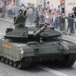 Najnowszy rosyjski czołg T-90 unieszkodliwiony szwedzkim granatnikiem Karl Gustaw
