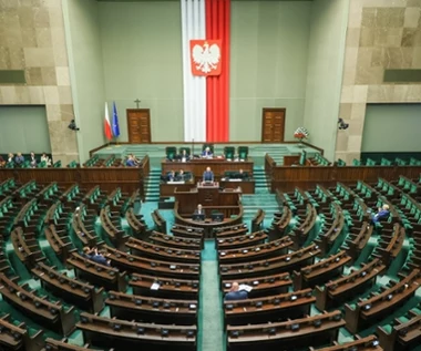 Najnowszy sondaż partyjny. Najbardziej rośnie PiS i Konfederacja