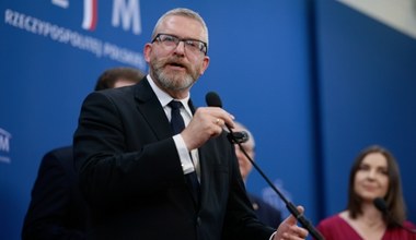 Najnowszy sondaż partyjny. Zmiana na czele i prawie 6 proc. na partię Brauna