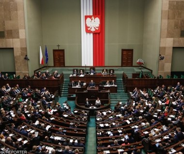 ​Najnowszy sondaż: Polacy ocenili prezydenta, parlament i TK 