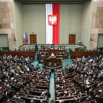 Najnowszy sondaż poparcia. KO w dół, PiS w górę i nowa partia w Sejmie