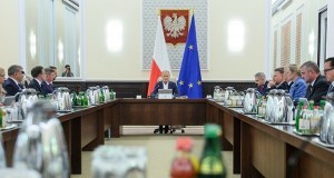 Najnowszy sondaż: Rekonstrukcja rządu coraz bliżej? Oto co myślą Polacy
