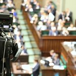 Najnowszy sondaż wyborczy: PiS-owi spada, Nowoczesna poza Sejmem