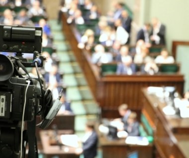 Najnowszy sondaż wyborczy: PiS-owi spada, Nowoczesna poza Sejmem