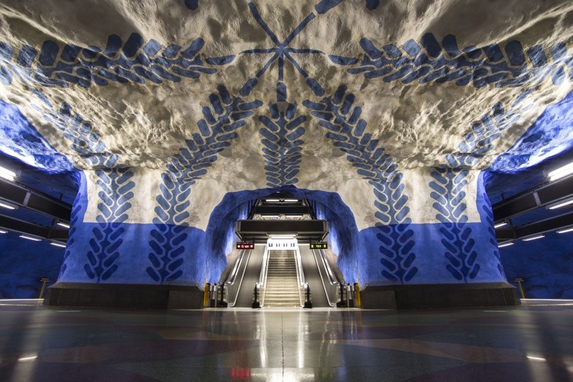 Najpiękniejsze stacje metra to : Kungsträdgården, T-Centralen, Solna Centrum /123RF/PICSEL
