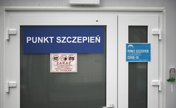 Najpierw 16, potem 471 - ruszają punkty szczepień powszechnych