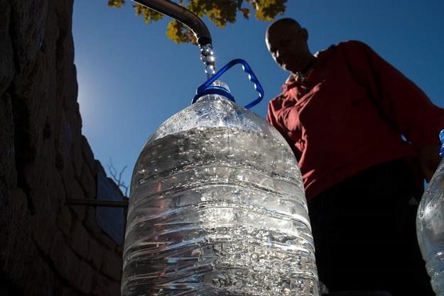 Najprawdopodobniej od lipca woda w Kapsztadzie dostępna będzie tylko w trzech miejscach /AFP
