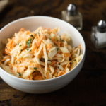 Najprostszy dodatek do obiadu, smakuje wybitnie. Mój ulubiony przepis na colesław