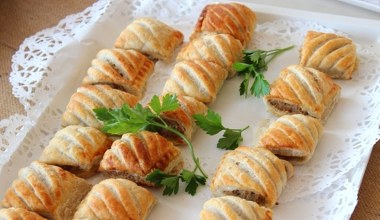 Najprostszy przepis na paszteciki z mięsem. Będą pasować do czerwonego barszczu