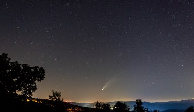 Najsłynniejsze komety w historii. Co o nich wiemy i czy grożą Ziemi?