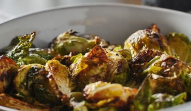 Najsmaczniejsza jest jesienią, wspomaga krążenie i chroni przed stresem. Piecz na chrupko lub szatkuj na sałatkę