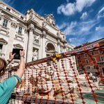 "Najsmutniejsze, co widziałem". Basen na pieniądze, zamiast słynnej fontanny