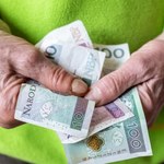 Najstarsi emeryci mają dostać dodatek do emerytury. Chcą im wypłacić po 900 zł