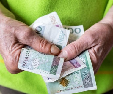 Najstarsi emeryci mają dostać dodatek do emerytury. Chcą im wypłacić po 900 zł