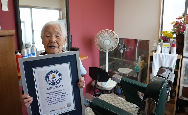 Najstarsza na świecie fryzjerka pracuje od 90 lat. I przestawać nie zamierza 