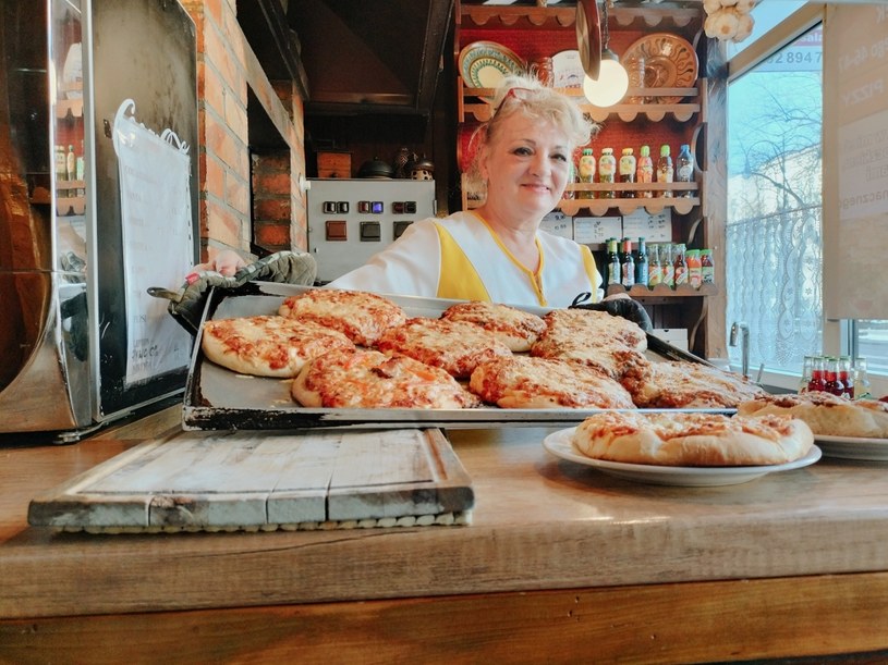 Najstarsza pizza w Polsce, czyli pizzeria przy barze mlecznym "Poranek" funkcjonuje w Słupsku od 1975 roku /Karolina Iwaniuk  /Archiwum autora