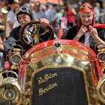 Najstarsza "stacja benzynowa" na świecie była… apteką. Kobieta pierwszym klientem