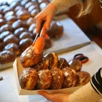 Najstarsze cukiernie w Polsce zdradzają sekret swoich pączków. "Tylko w tłusty czwartek"