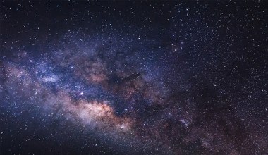 Najstarsze gwiazdy jako kosmiczny zegar. Policzyli wiek Wszechświata