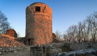 Najstarszy polski zamek ma ponad 850 lat. Stoi na wygasłym wulkanie 