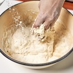 Najszybsze ciasto drożdżowe. Wyrośnie poza miskę, każdemu się uda