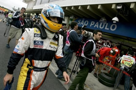 Najszybszy był Alonso, Kubica 14. /AFP