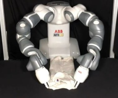 Najszybszy na świecie robot składający ubrania