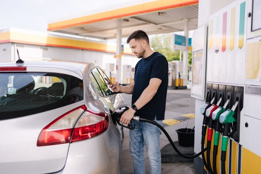 Najtaniej zatankujemy woj. śląskim a najdrożej w świętokrzyskim i zachodniopomorrskim /Shutterstock
