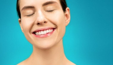 Najtańszy lifting świata napina skórę w kilka sekund. Wystarczy sięgnąć do zamrażalnika