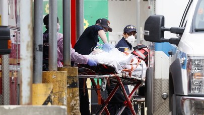 Najtragiczniejsza doba epidemii w USA - zmarło 2228 osób