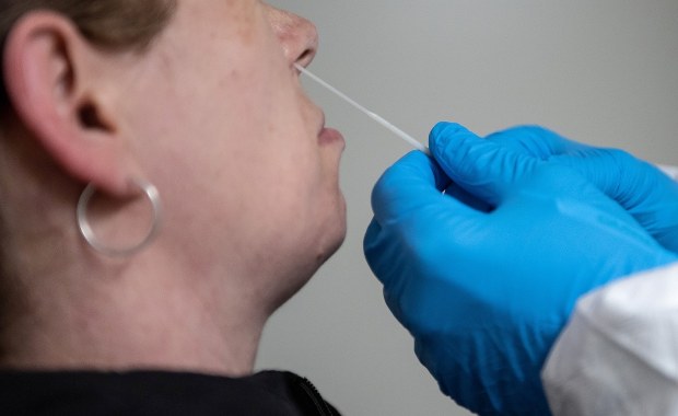 Najwięcej osób testuje się w poniedziałki i wtorki