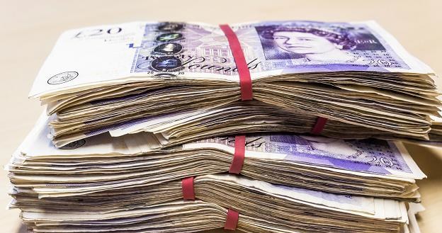 Najwięcej pieniędzy przesyłają do kraju Polacy pracujący w Wlk. Brytanii /&copy;123RF/PICSEL