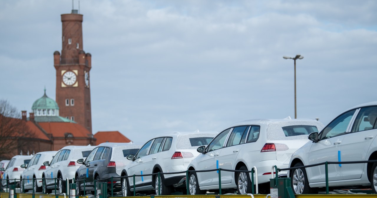 Najwięcej  samochodów w Europie sprzedaje Volkswagen /Getty Images