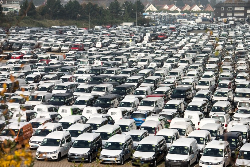 Najwięcej samochodów w Niemczech sprzedaje Volkswagen /Getty Images