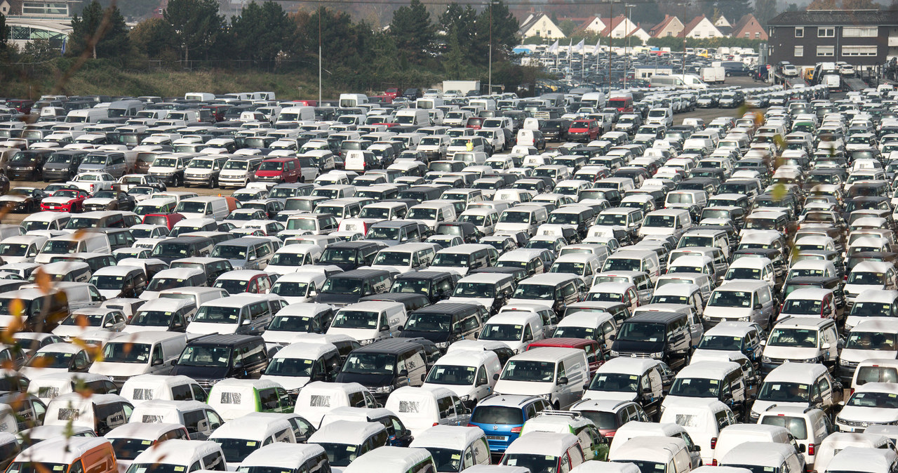 Najwięcej samochodów w Niemczech sprzedaje Volkswagen /Getty Images