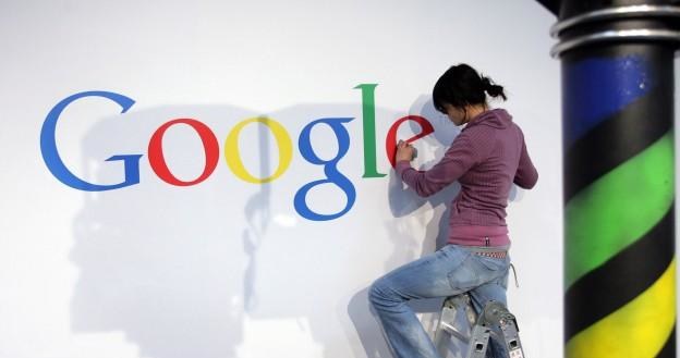 Najwięcej w całej branży IT zarabiają pracownicy Google /AFP