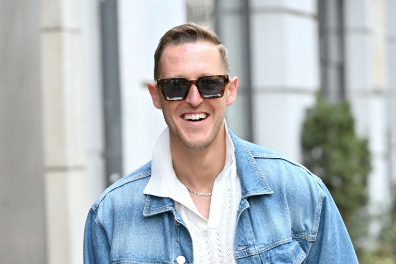 Najwięcej zawdzięcza swojej żonie. To właśnie ona dba o jego karierę